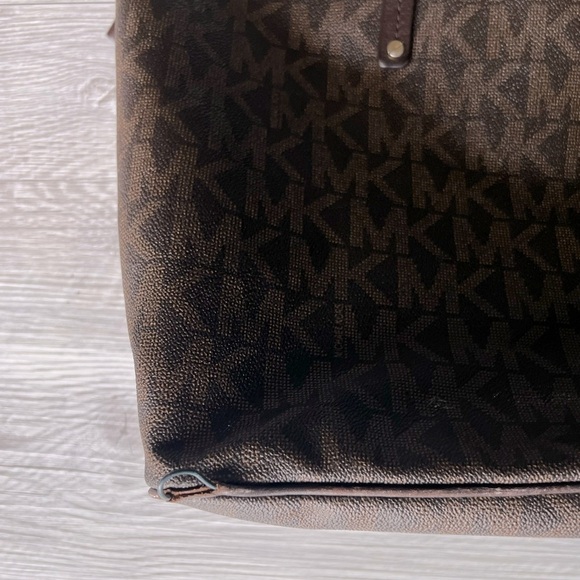 MICHAEL KORS jet set reversible brown logo snake print tote - Picture 8 of 16